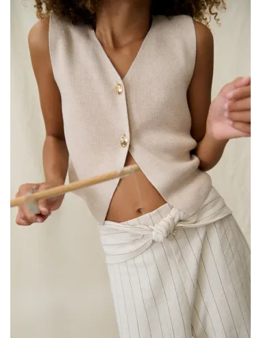 Top tricot botones - Almendra m