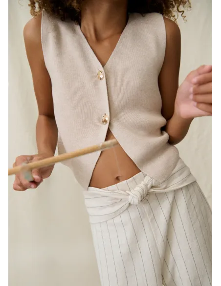 Top tricot botones - Almendra m